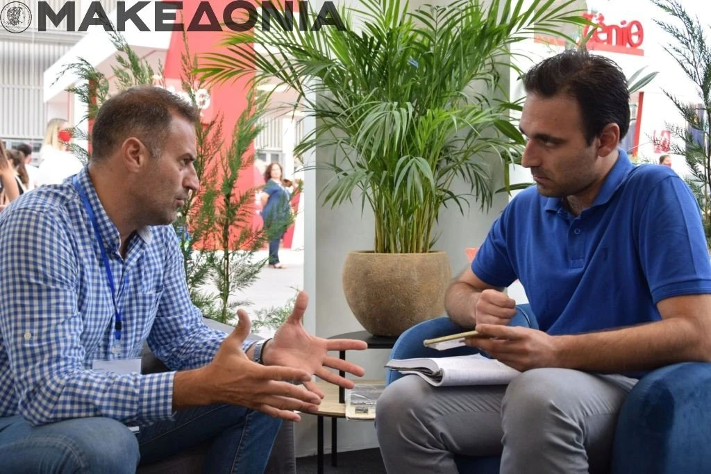 Αριστερά ο Σ. Δημητριάδης-Φωτογραφία: Άλκης Ισχνόπουλος