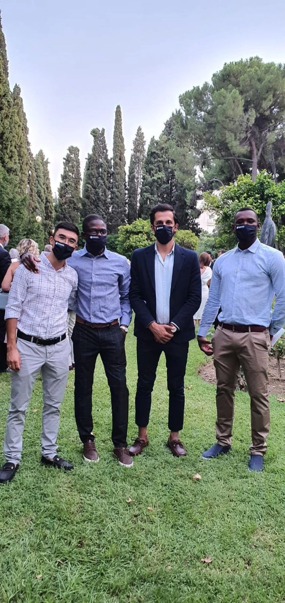 Φωτογραφίες από την εκδήλωση για την επέτειο αποκατάστασης της Δημοκρατίας το καλοκαίρι στο Προεδρικό Μέγαρο, στην οποία είχαν προσκληθεί να πάρουν μέρος