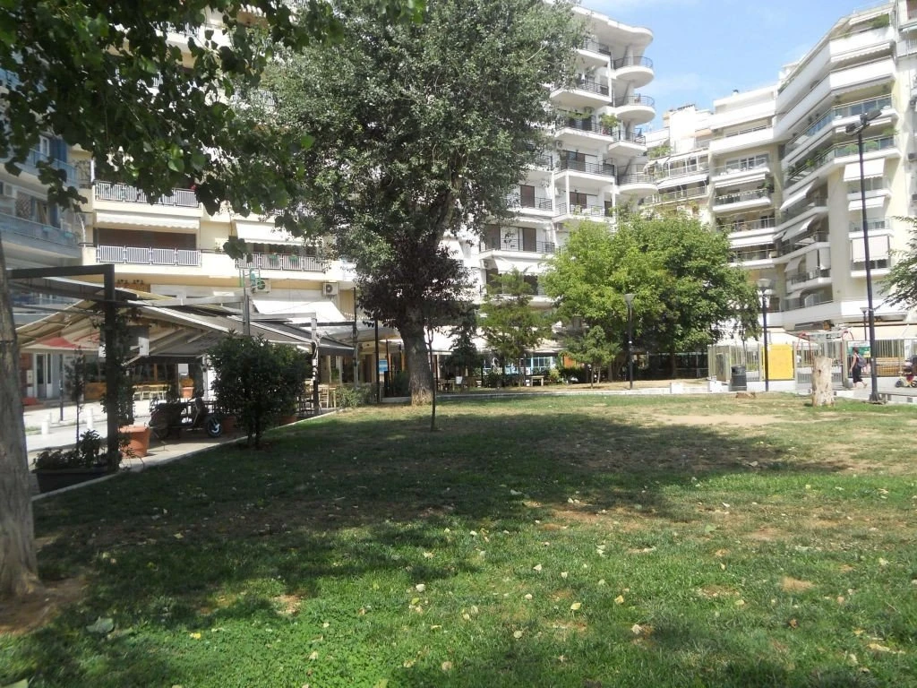 Το παρτέρι που θα κατασκευαστεί η νέα παιδική χαρά νηπίων στην Πλατεία Ναυαρίνου