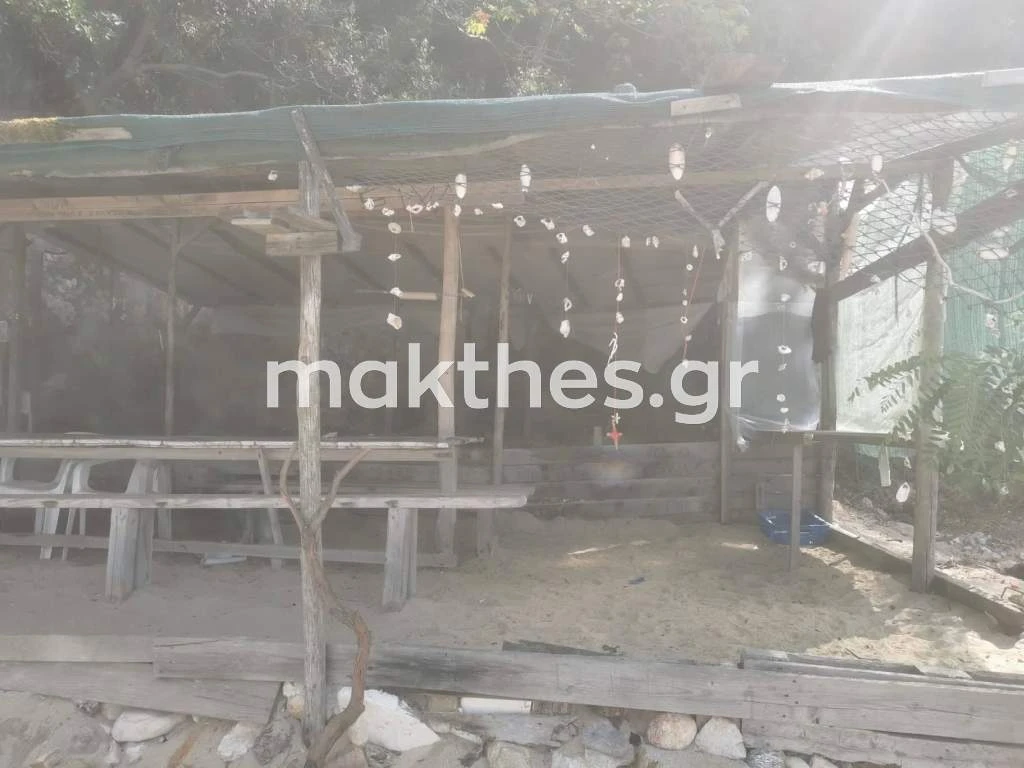 Κολπίσκος μετά την παραλία Ζούγκλα