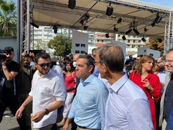 tsipras-periptera2.jpg