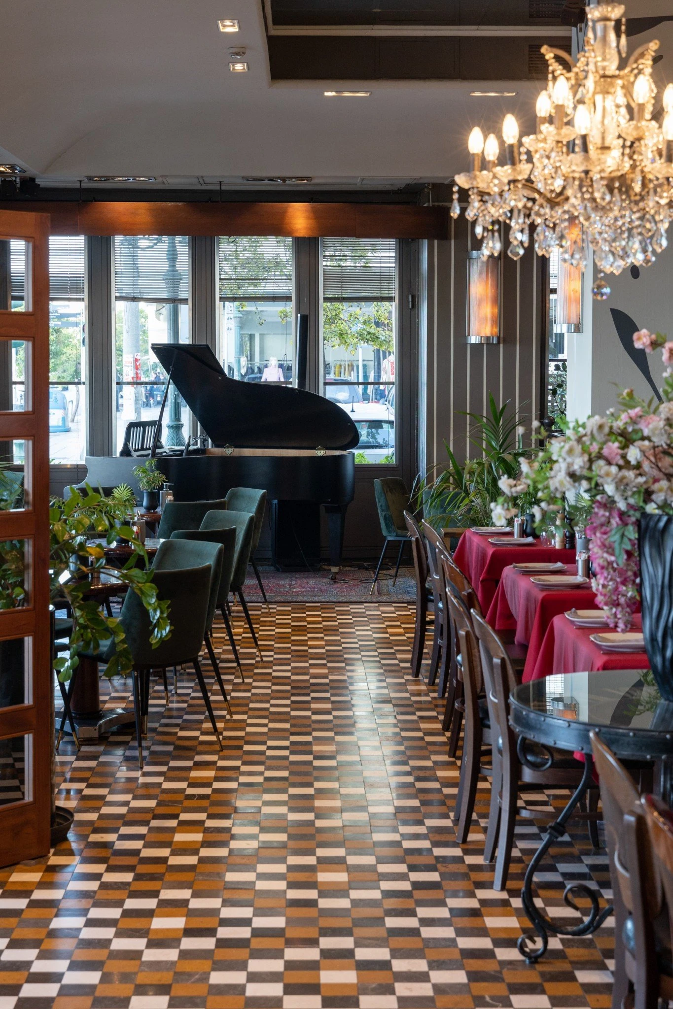 garcon-brasserie13.jpg garcon-brasserie13.jpg