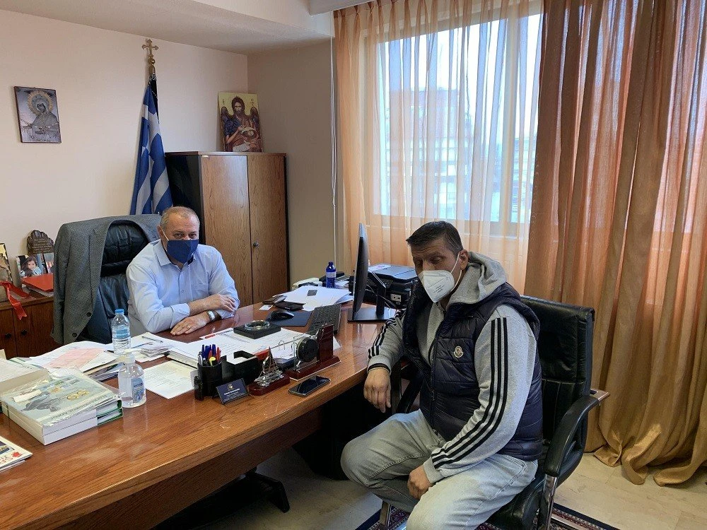 Φωτογραφία του Άγγελου Κυρατζιάκου από συνάντησή του με τον δήμαρχο Λαγκαδά Ιωάννη Ταχματζίδη  