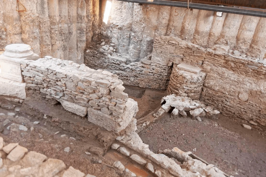 arxaia-metro-agias-sofias.png arxaia-metro-agias-sofias.png