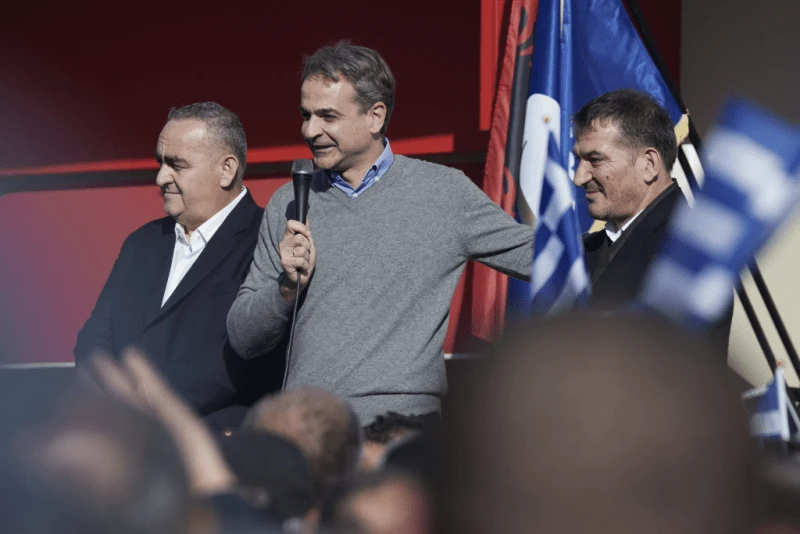 mitsotakis-pirros-Uu6vG.png
