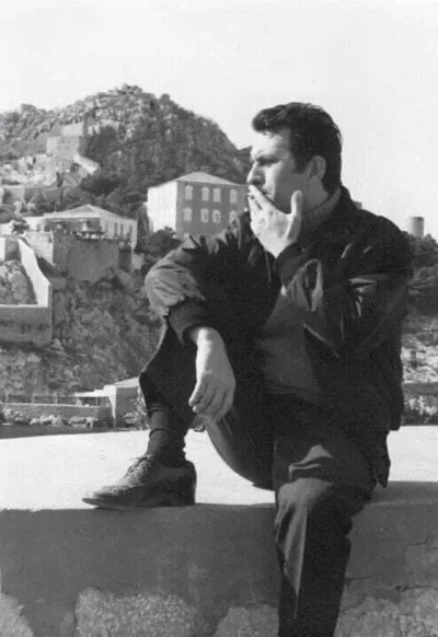 35 χρονών στην Ύδρα. Γυρίζοντας την ταινία «ΕΣΕΝΑ ΜΟΝΟ ΑΓΑΠΩ»