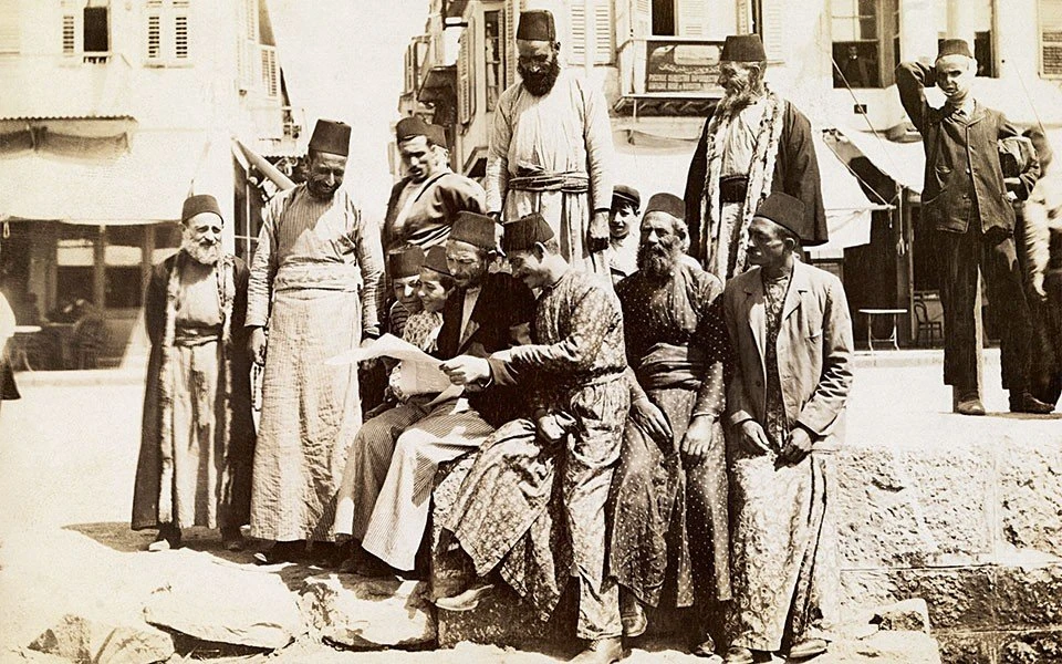 Εβραίοι της Θεσσαλονίκης στις αρχές του 20ού αιώνα Πηγή: Creator: Frederick Moore  Copyright: © Corbis.