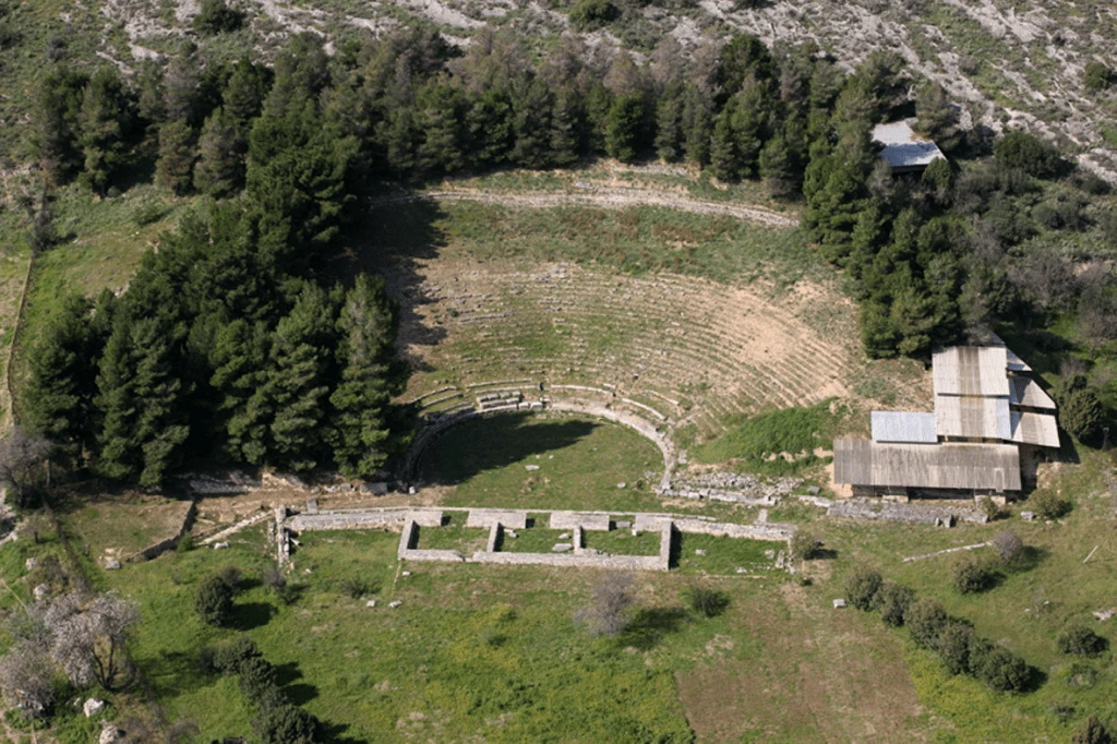 arxaio-theatro-dimitriados-volos3.png