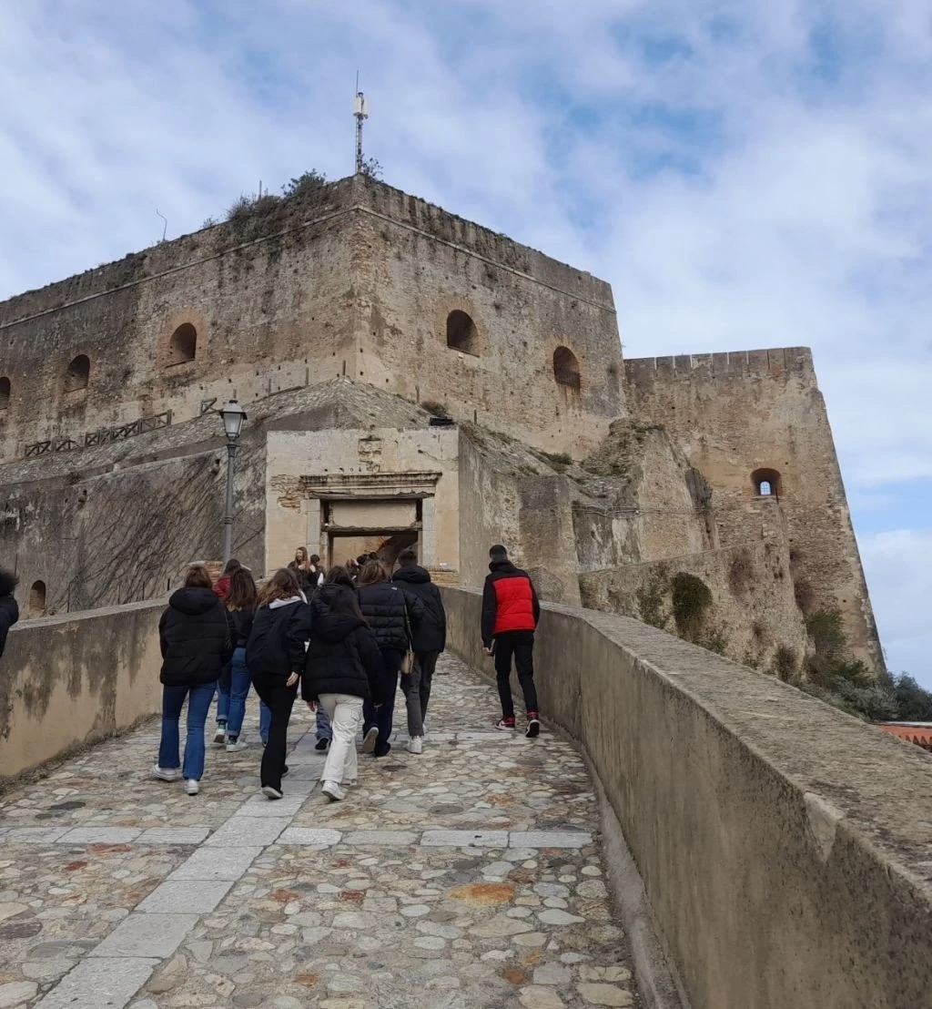 san-giovanni-mesaioniko-kastro2.jpg san-giovanni-mesaioniko-kastro2.jpg
