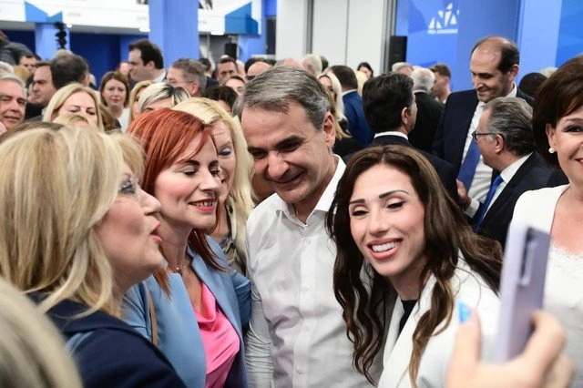 mitsotakis2-tavCt.jpg