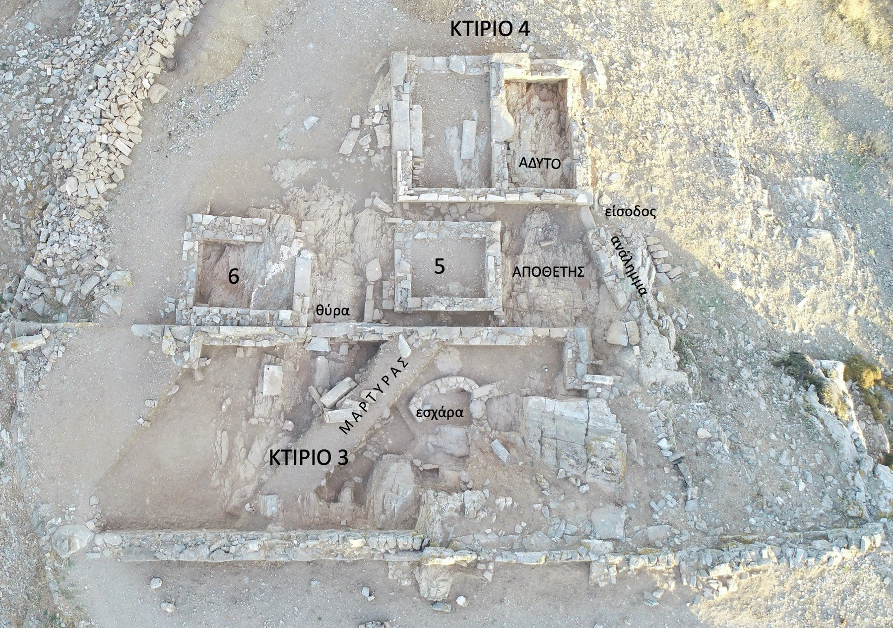 aerofotoghrafia-toy-voreioy-tmimatos-tis-akropolis-tis-archaias-kythnoy-iero-dimitras-kai-koris.jpg