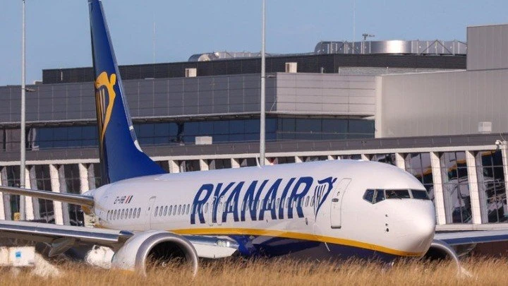 ryanair.jpg ryanair.jpg