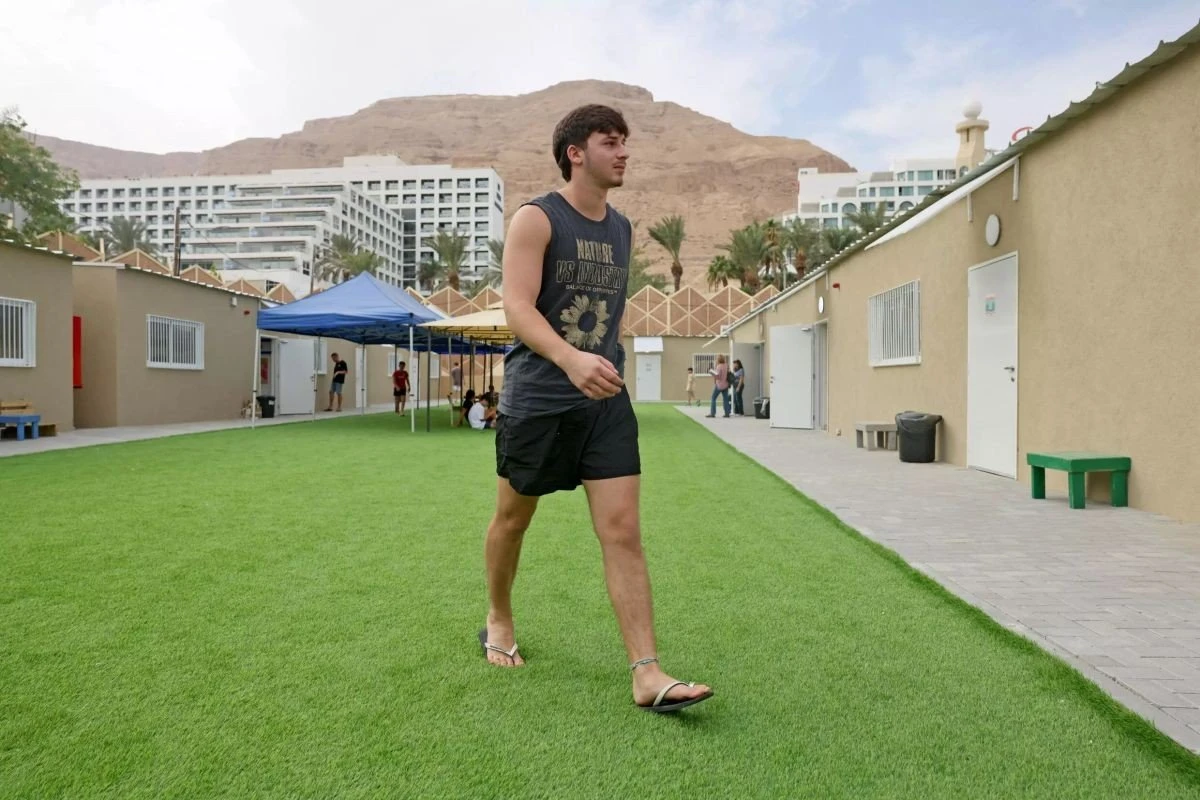 Ο Λόταν Ρον - Πηγή φωτογραφίας: https://www.france24.com/en/live-news/20231113-kibbutz-children-shaken-by-hamas-attack-return-to-school