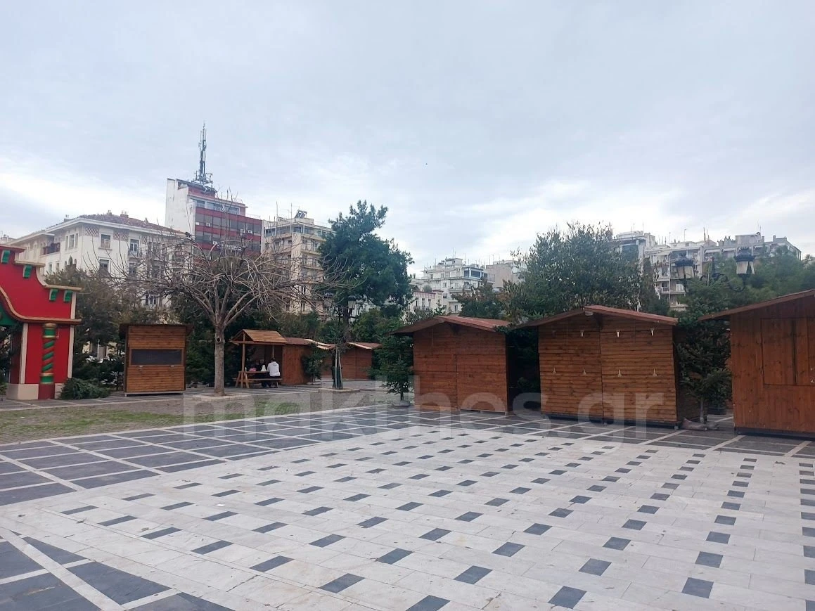 ksylina-spitakia-aristotelous-1-lCur5.jpg ksylina-spitakia-aristotelous-1-lCur5.jpg