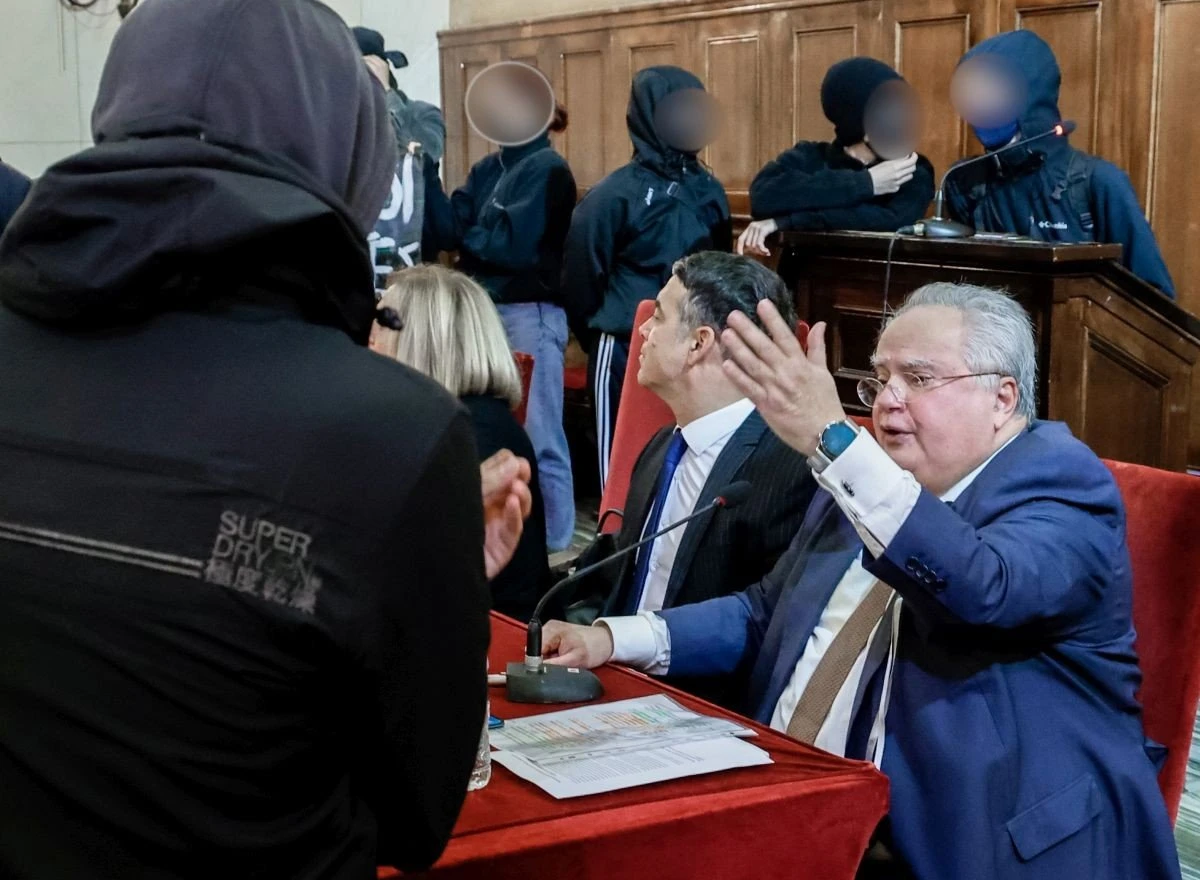 ekdilosi-panteio-kotzias-anarxikoi-paremvasi-3.jpg