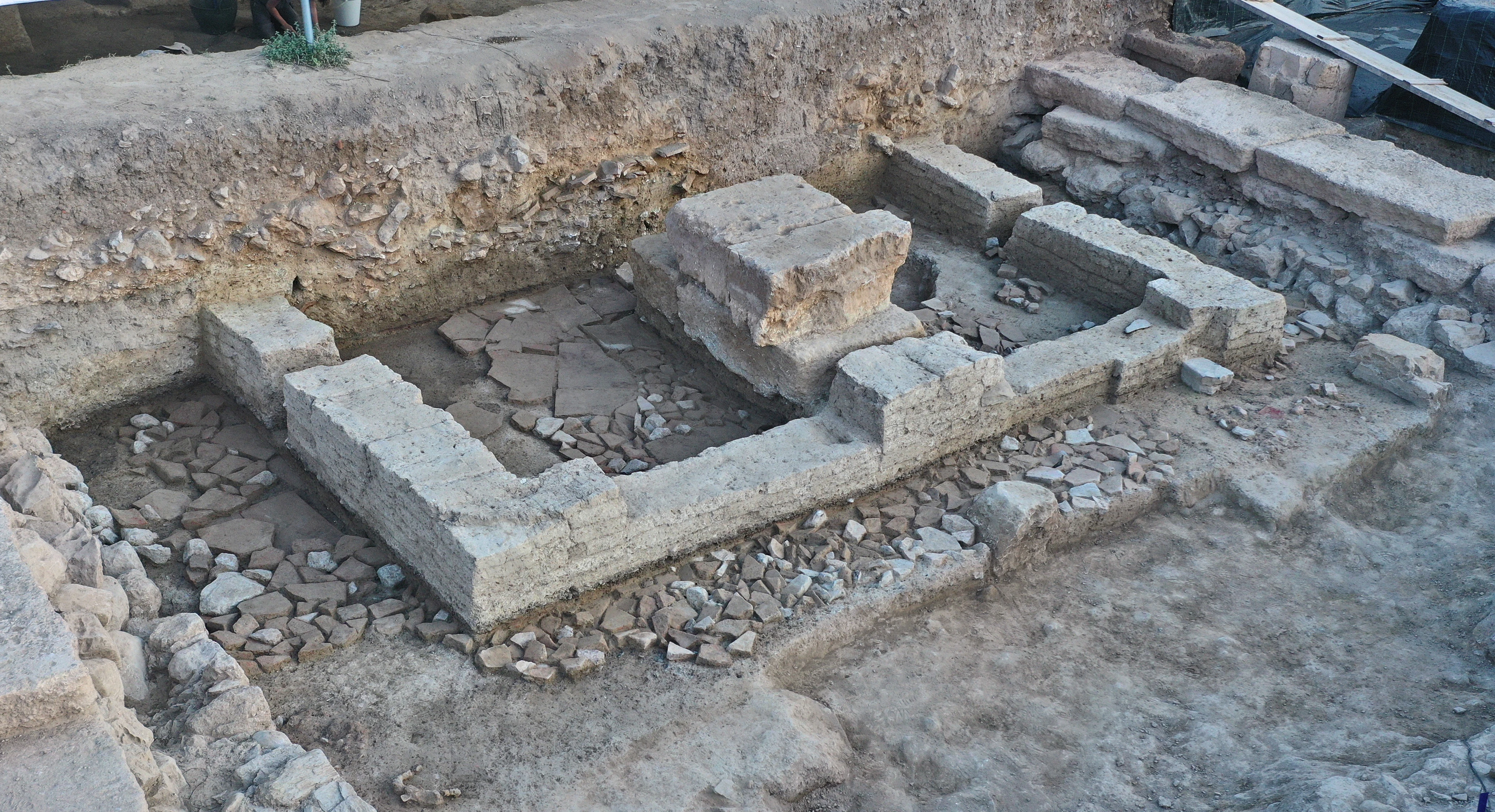 fig9-ama23-l724-7119.jpg fig9-ama23-l724-7119.jpg