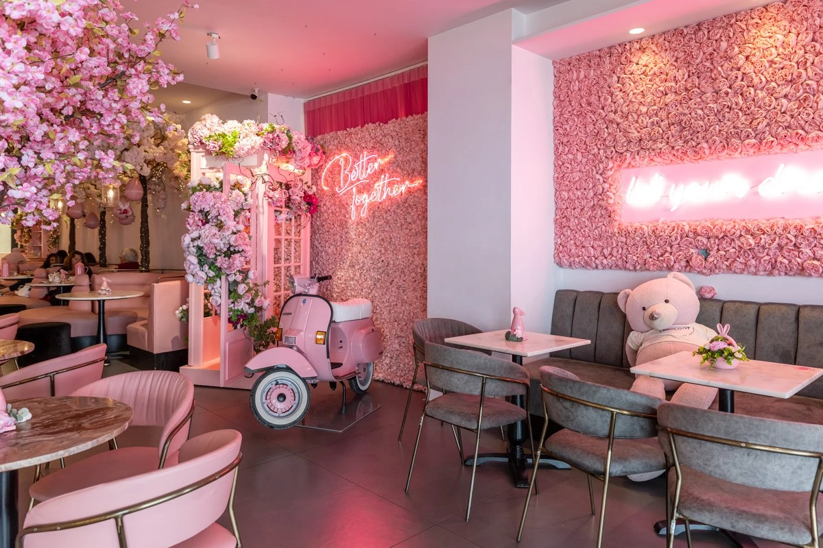 pink-dot-cafe2.jpg