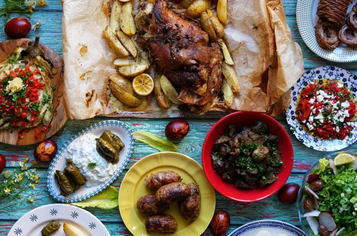 Φωτογραφία αρχείου από πασχαλινό τραπέζι