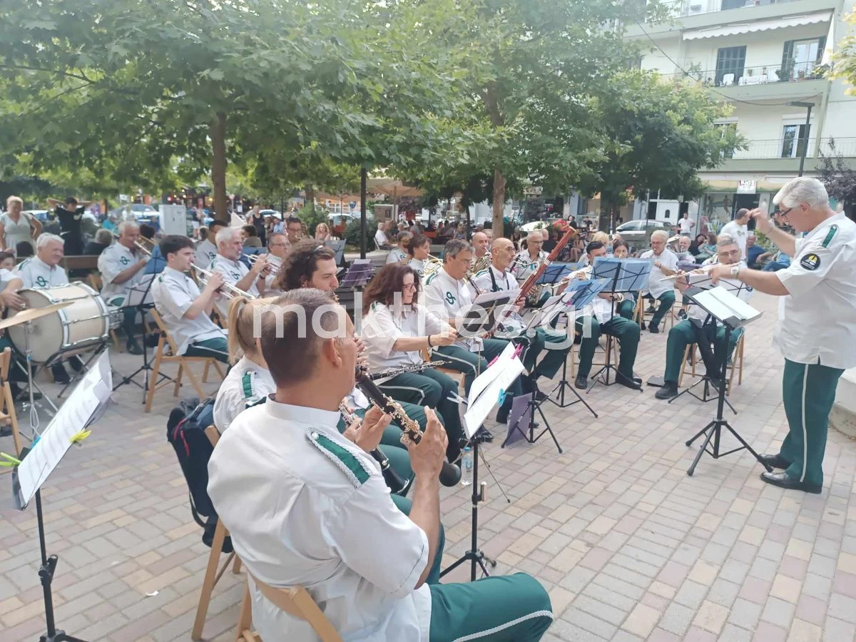filarmoniki-orxistra-dimou-thessalonikis-plateia-xarilaou.jpg