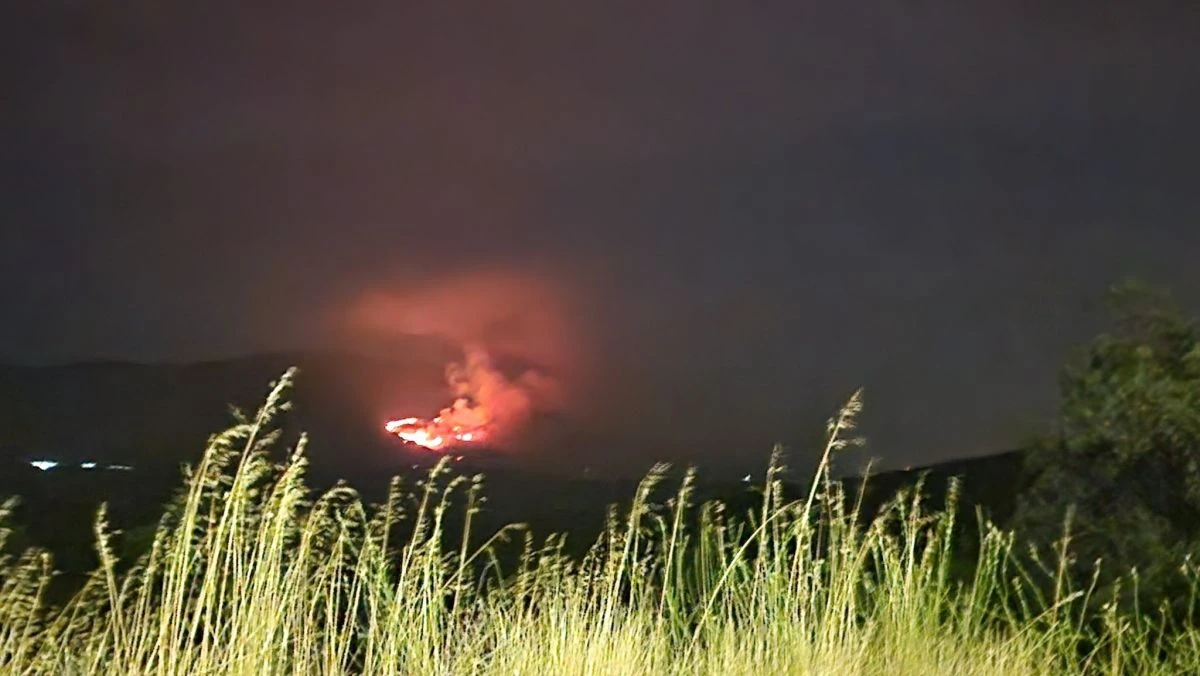 Πηγή: https://www.pellanews.gr/anexelegkti-i-fotia-sto-paiko-153738?fbclid=IwZXh0bgNhZW0CMTAAAR3uEcBlPyLI3ZansO2zSBkmPUsqCPFb-5lvNyfTjE7x9LPlZL9GDdb9wHc_aem_NfcNzdeII-ZRgaE7buccJA