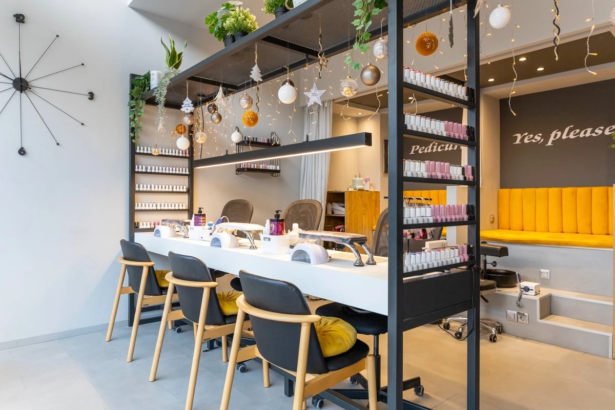 the-nail-place1.jpg the-nail-place1.jpg