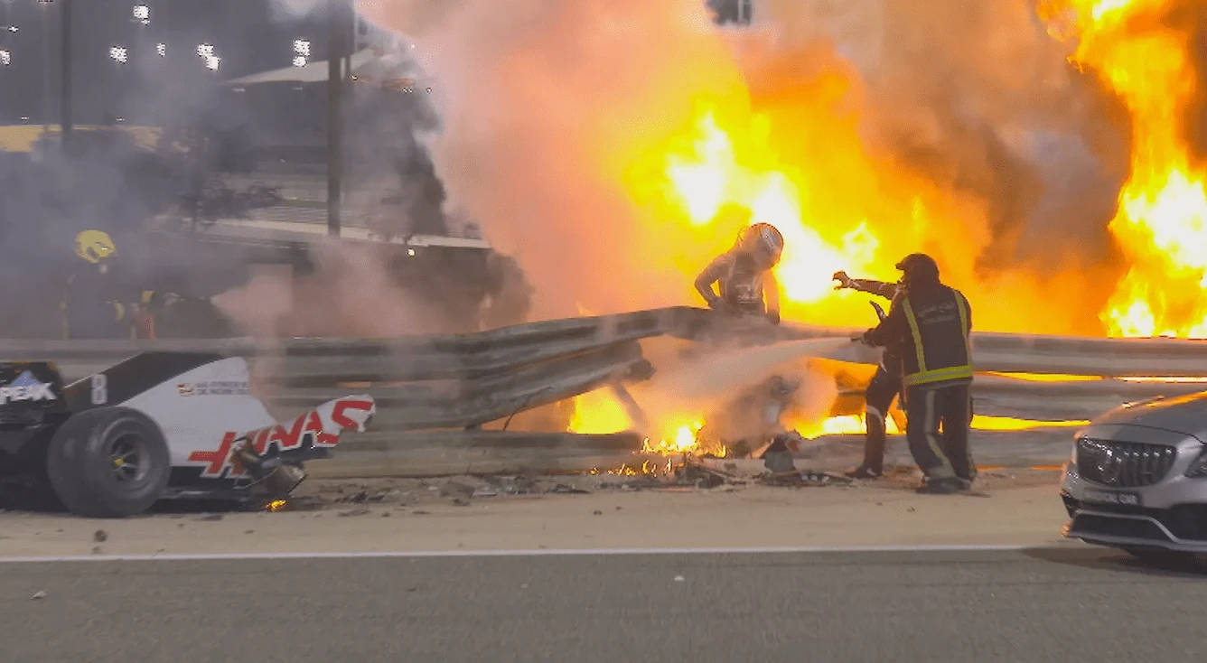 ﻿Ο Γκροζάν που βγαίνει από τις φλόγες