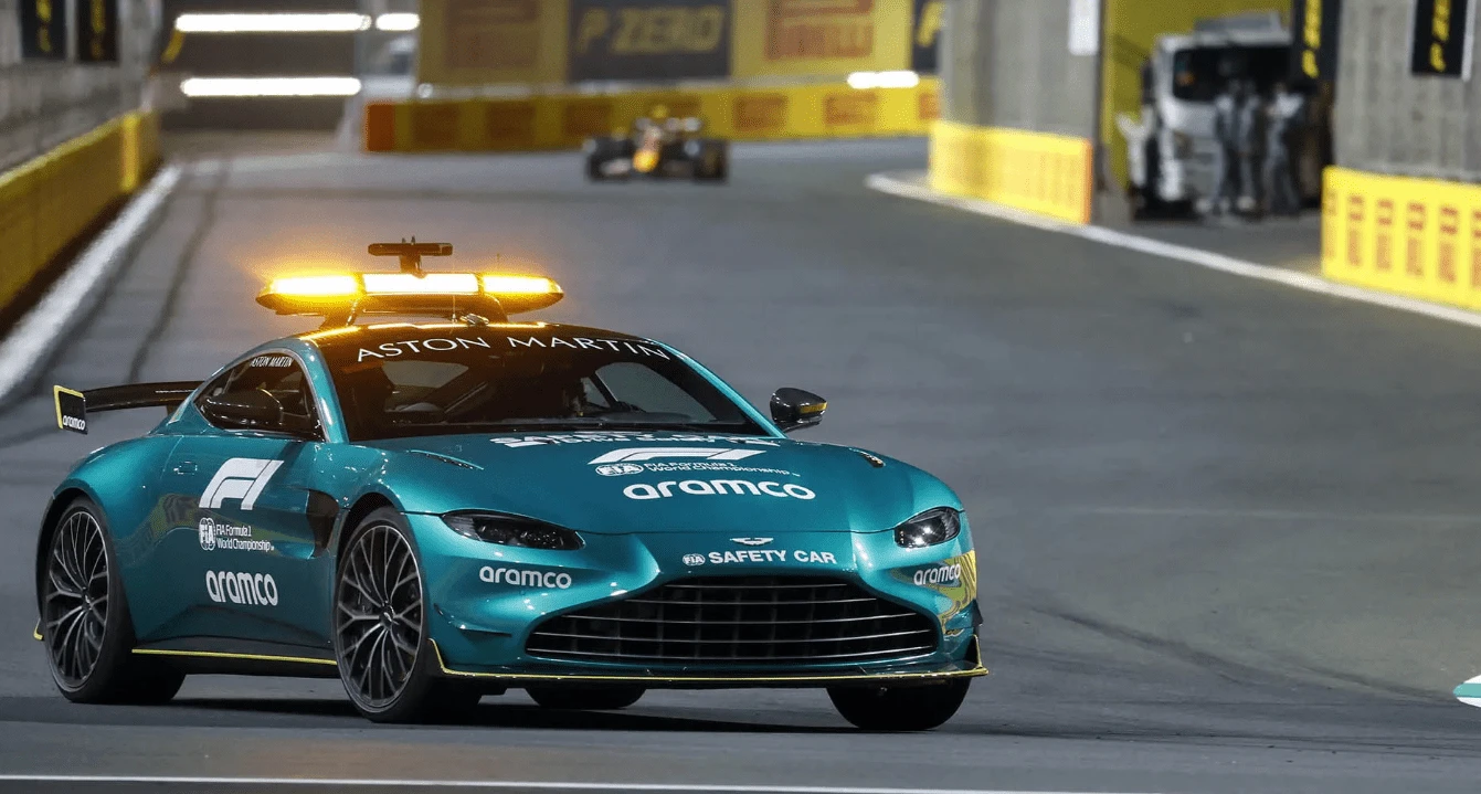 ﻿Το αυτοκίνητο ασφαλείας της Aston Martin