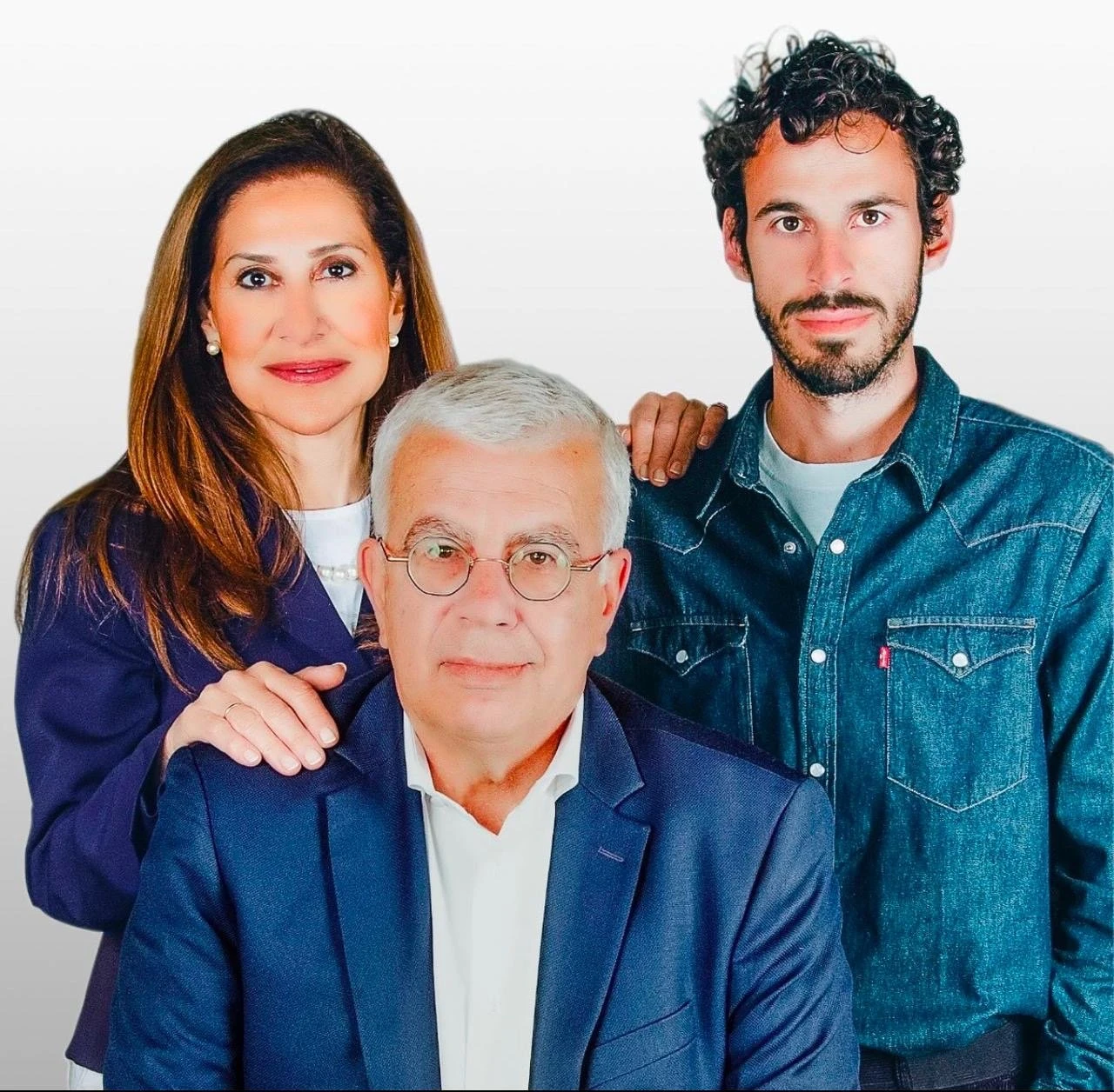 Οικογενειακή φωτογραφία: Με τη σύζυγό του Ρουμπίνη Παπανικοπούλου και τον γιό του Γιώργο