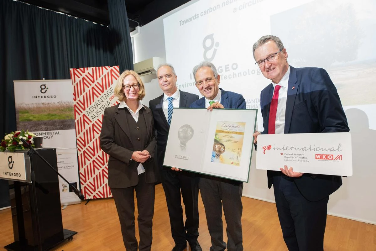 Η&nbsp;Πρέσβης της Αυστρίας&nbsp;Gerda&nbsp;Vogl, Δρ. Χρήστος Βατσέρης Τεχνικός Διευθυντής&nbsp;Intergeo&nbsp;Hellas, Δρ. Στυλιανός Παπαδόπουλος- Γενικός Διευθυντής&nbsp;Intergeo&nbsp;Hellas, &nbsp;Christoph&nbsp;Sturm- &nbsp;Εμπορικός Σύμβουλος και Επικεφαλής του Εμπορικού Τμήματος της Αυστριακής Πρεσβείας