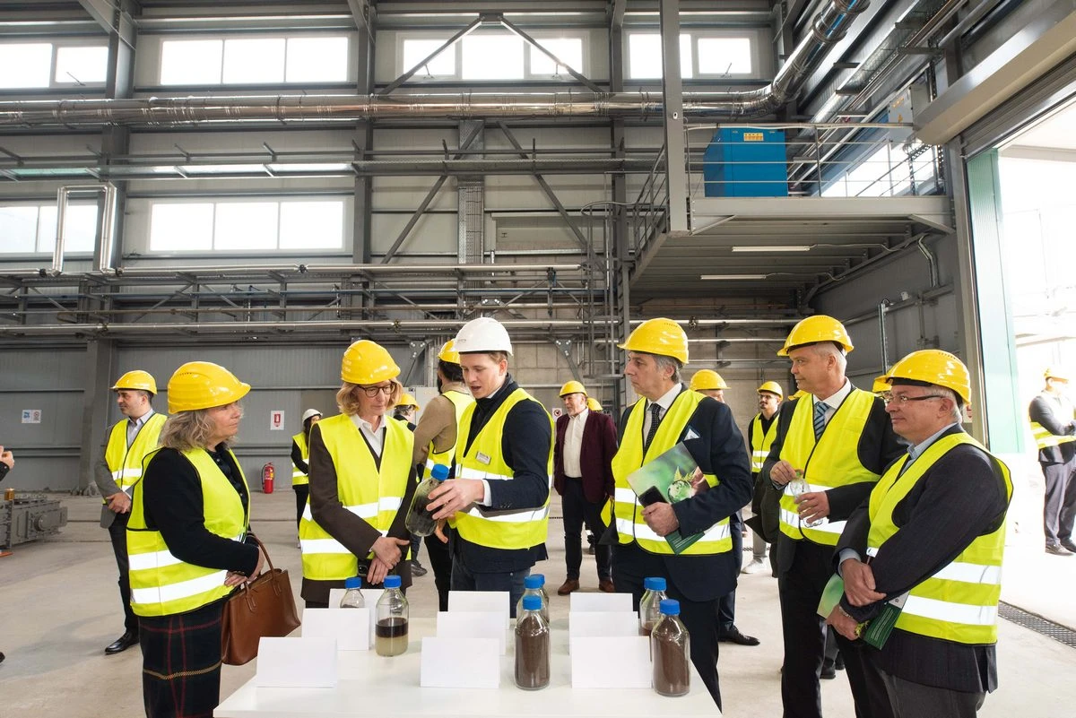 Έβελυν Παπαδοπούλου -Πρόξενος Αυστρίας, Gerda Vogl Πρέσβης Αυστρίας, Jan Borbet, Κοσμήτορας Πολυτεχνικής σχολής ΑΠΘ Γεώργιος Σαββαΐδης, Δρ. Χρήστος Βατσέρης, Δρ. Ευάγγελος Ευθυμιάδης