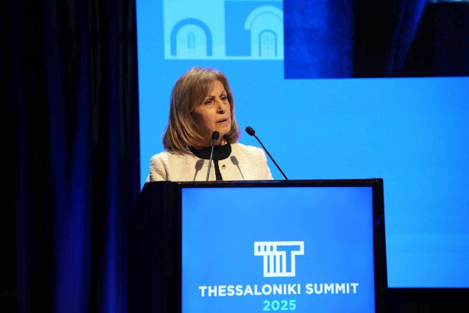 summit-aidona.jpg?v=0