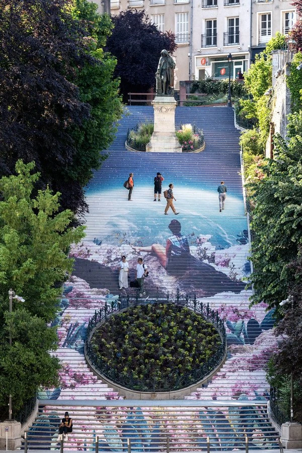 «My World Blossomed When I Loved You» στο Μπλουά της Γαλλίας.