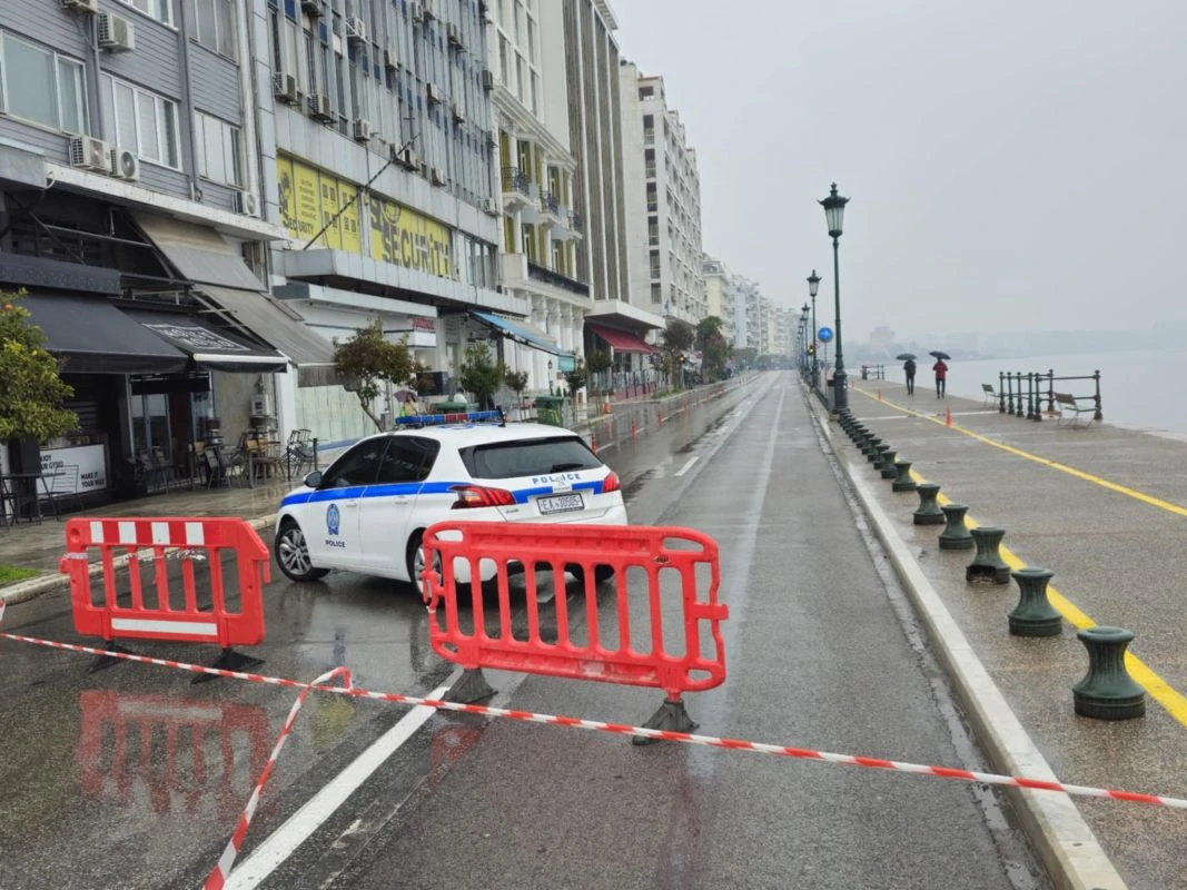 pezodromos-leoforos-nikis-vroxi-martios-20250401.jpg?v=0