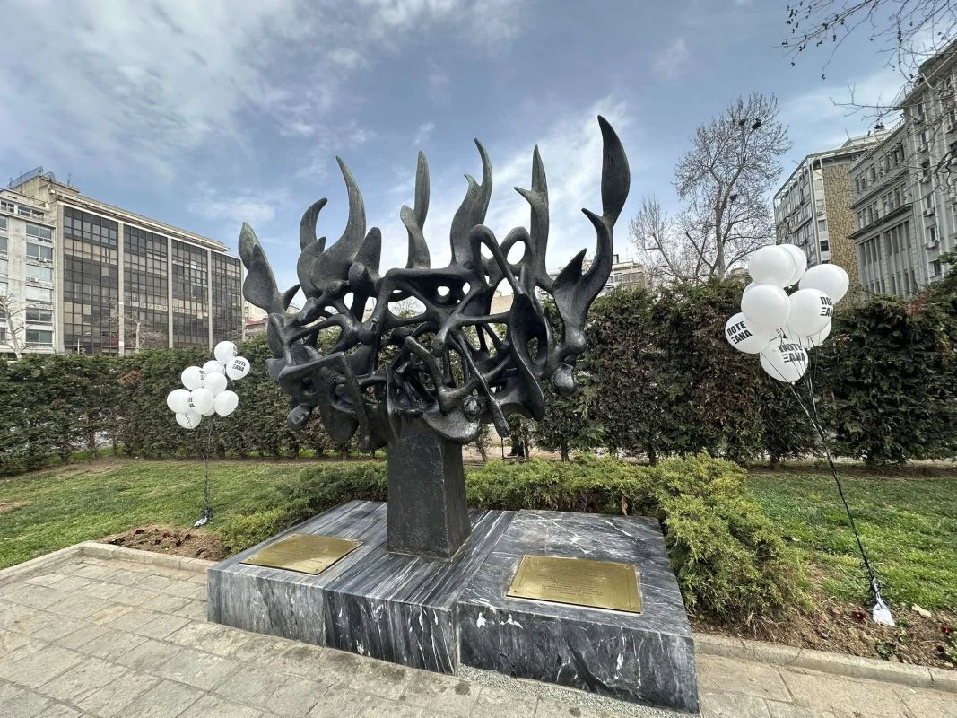 Το μνημείο στην πλατεία Ελευθερίας