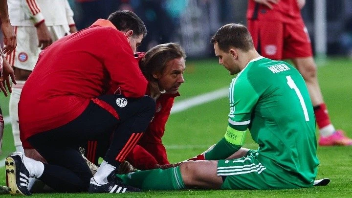 w06-153612manuelneuerinjury.jpg?v=0