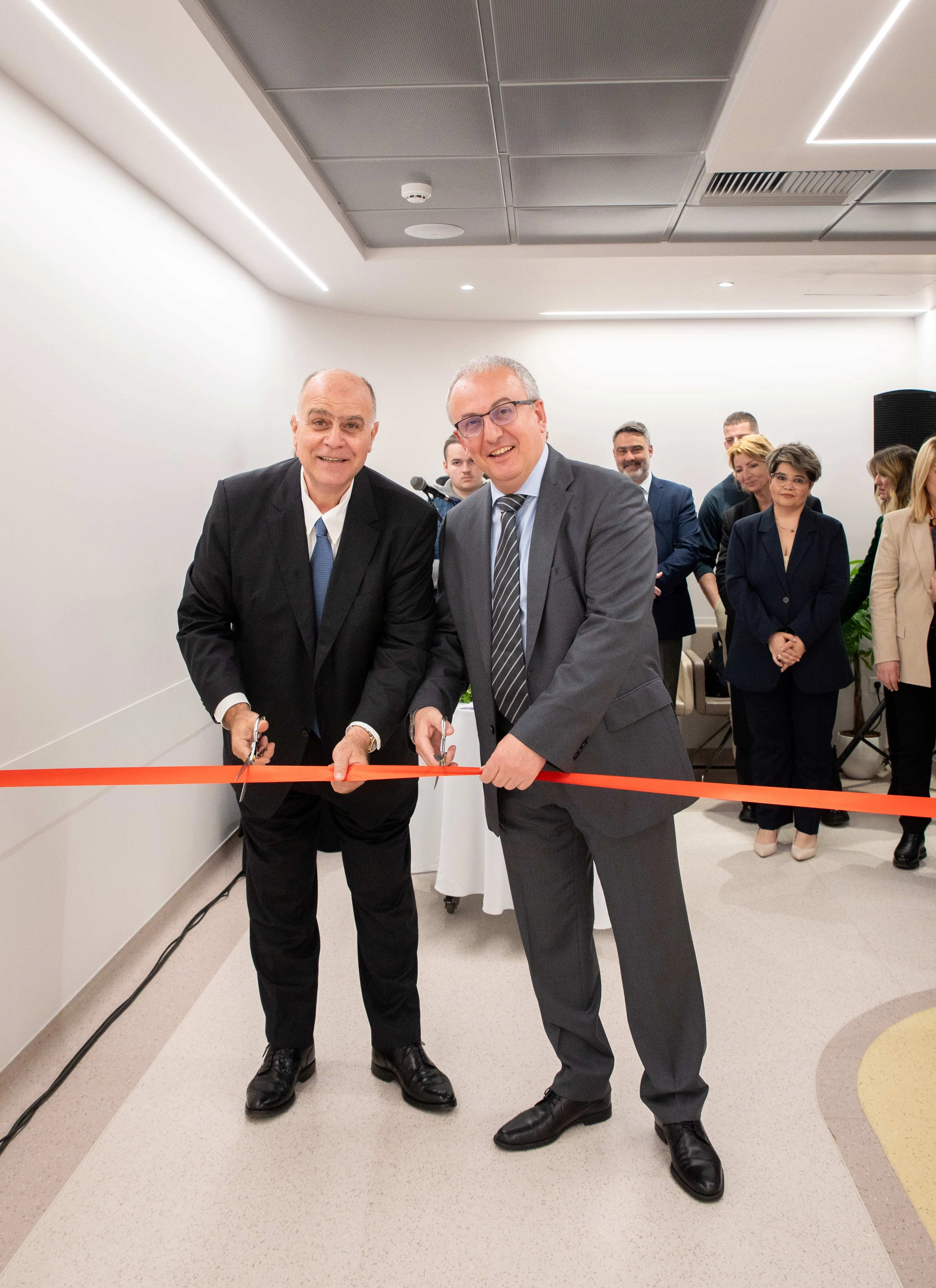 Αριστερά ο Διευθύνων Σύμβουλος της EUROMEDICA κ. Τάκης Δουμάνογλου και δεξιά ο Πρόεδρος του Δ.Σ. της κλινικής ΓΕΝΕΣΙΣ, κ. Σάκης Τοσουνίδης