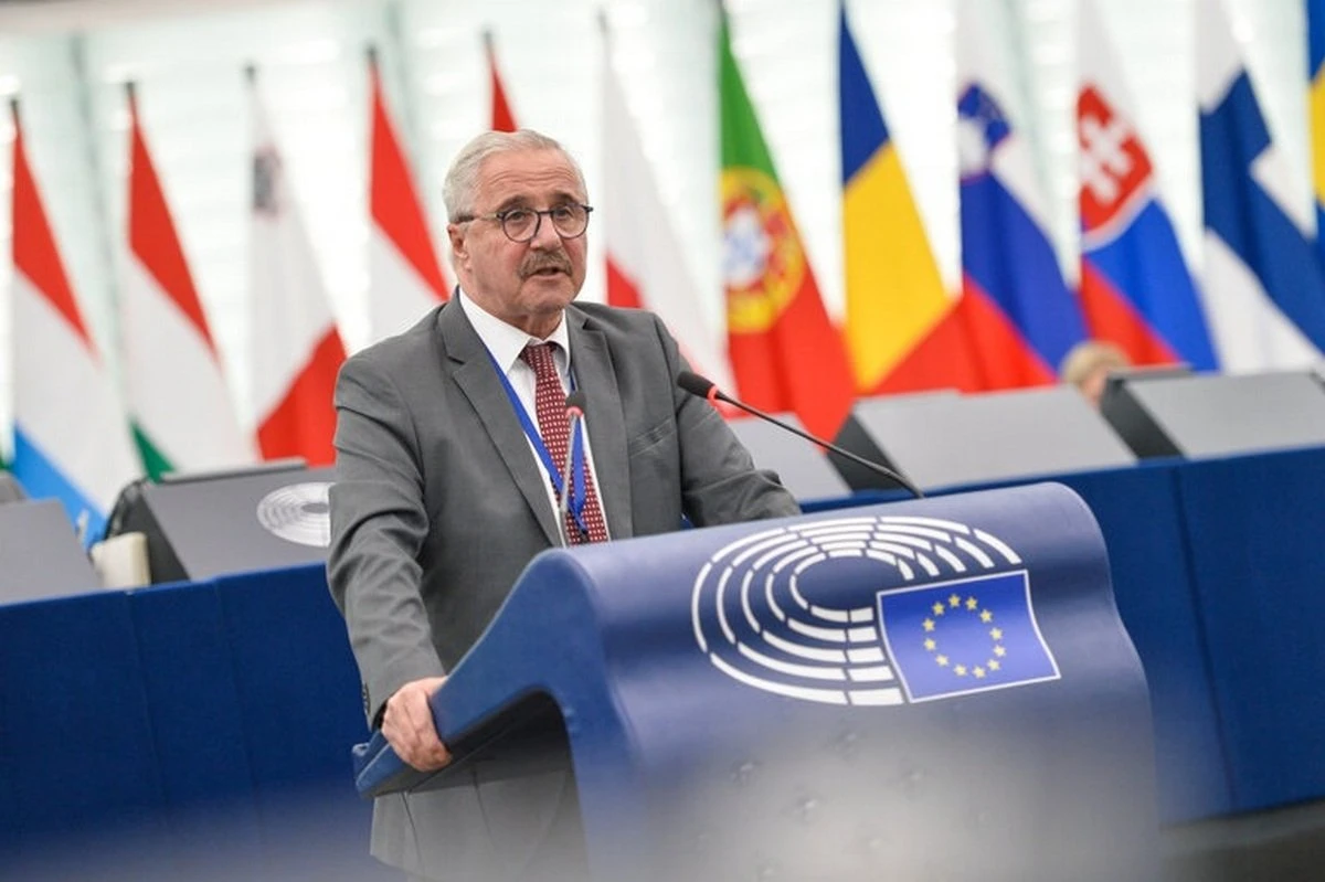 maniatis-efimerida.jpg?v=0