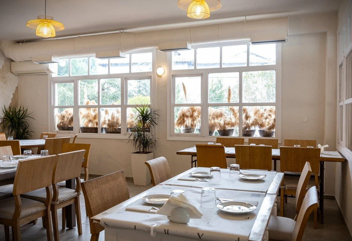 paris-restaurant3.jpg?v=0