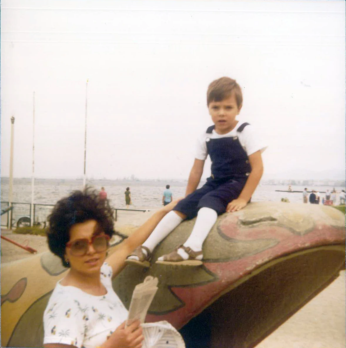 Παίζοντας στο γνωστό φιδάκι στο πάρκο της Ανάληψης που δεν υπάρχει πια