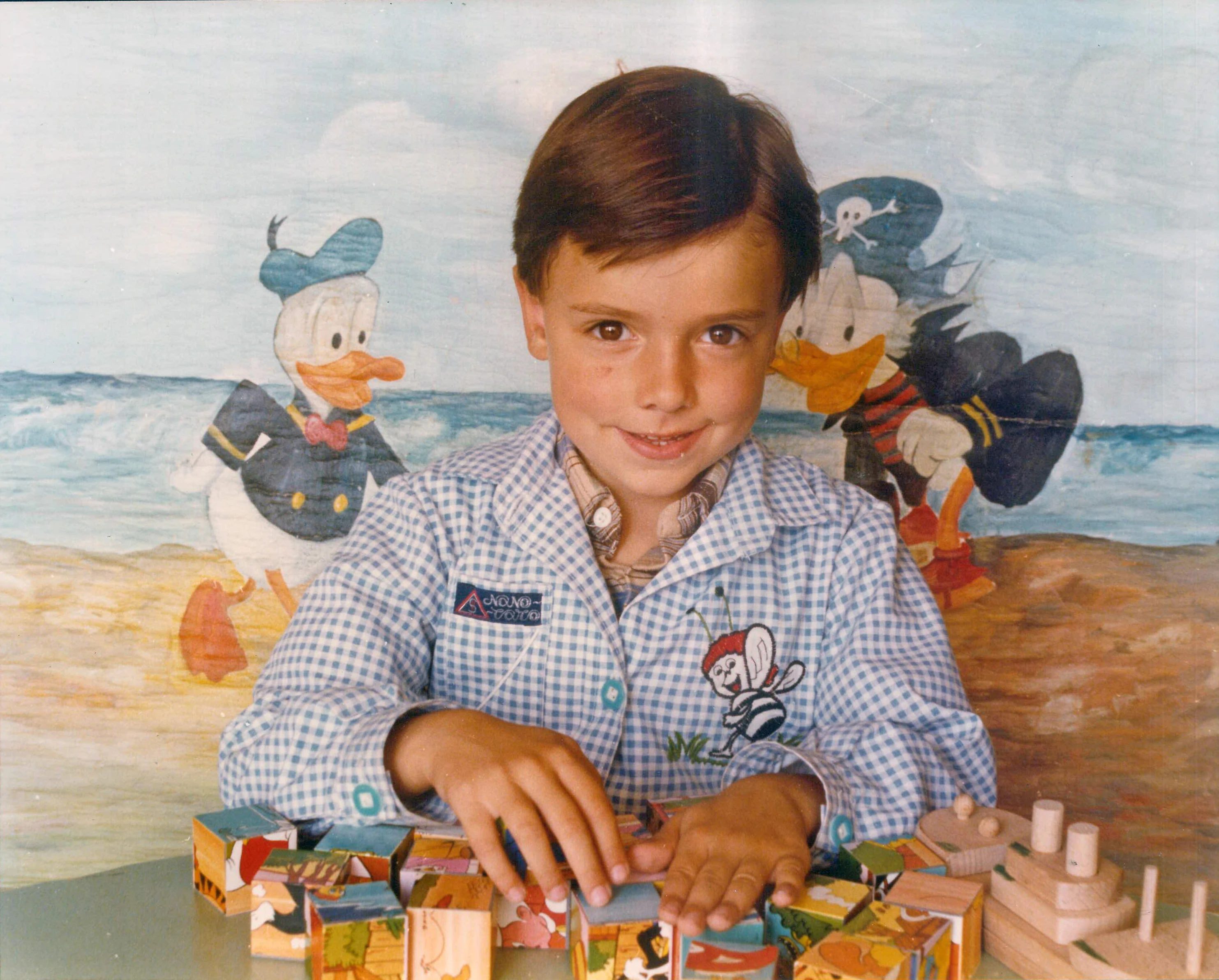 Στο 95ο νηπιαγωγείο Θεσσαλονίκης, με φόντο το Ντόναλντ και τον Σκρουτζ