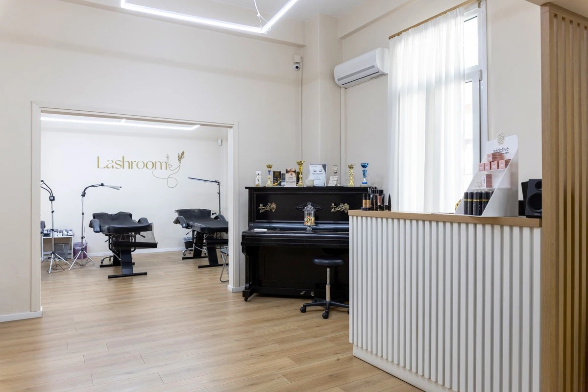 lashroom2.jpg?v=0 lashroom2.jpg?v=0