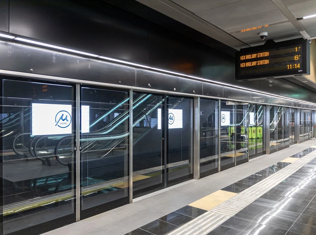 metro2-taHYt.jpg?v=0