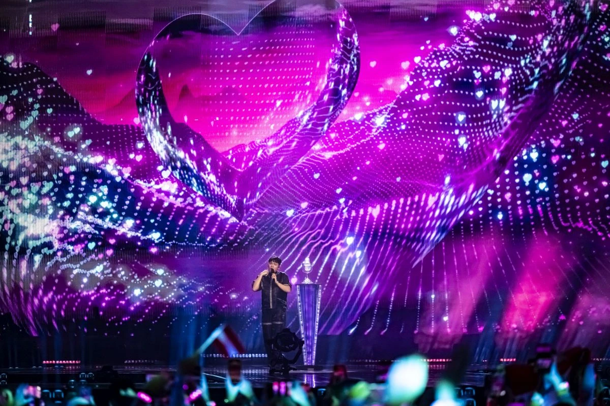 Ο Αυστριακός νικητής, JJ