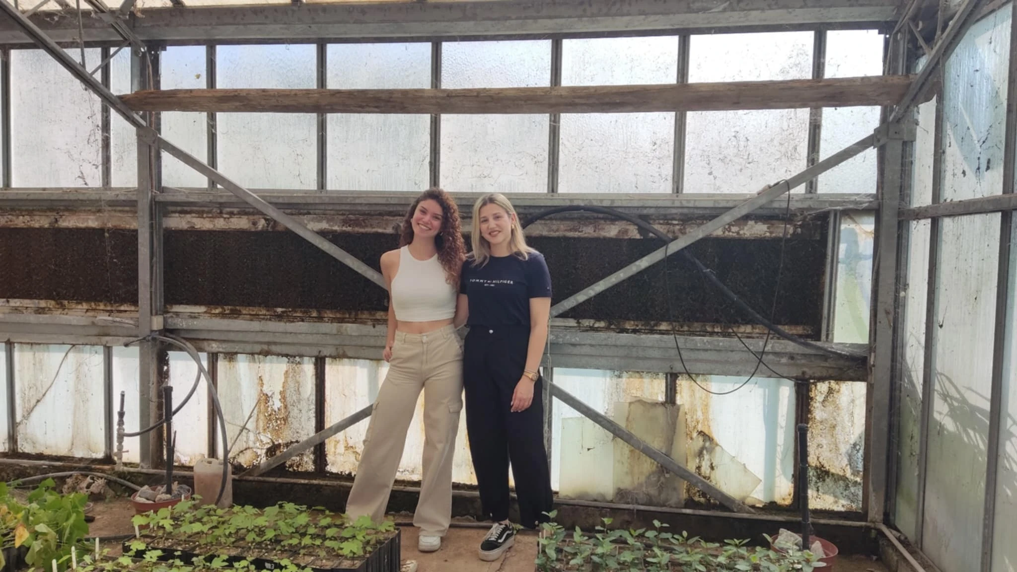 Η φοιτήτρια Εύα Τσιμπουροπούλου (στα αριστερά) και η Ευγενία Παπαϊωάννου