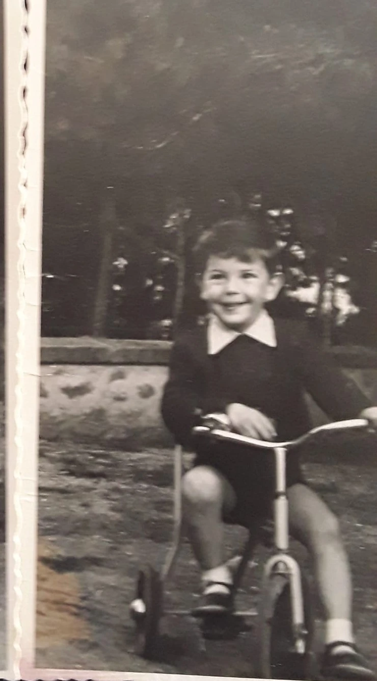 Πιτσιρικάς στο Ωραιόκαστρο