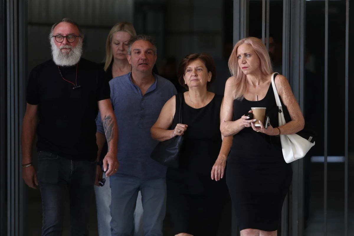 syggeneis-mati-efeteio-3.jpg?v=0