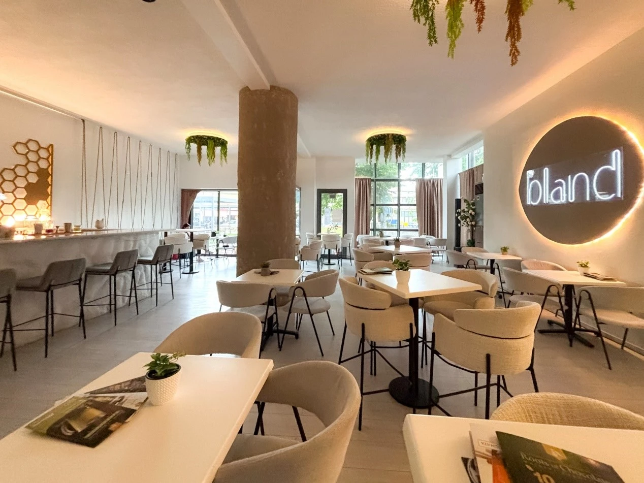 bland-cafe-2.jpg?v=0