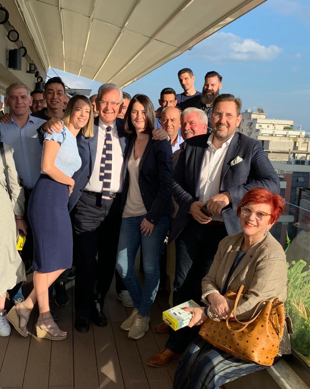 Με τους κοντινούς του ανθρώπους και συνεργάτες στην εταιρεία Redestos