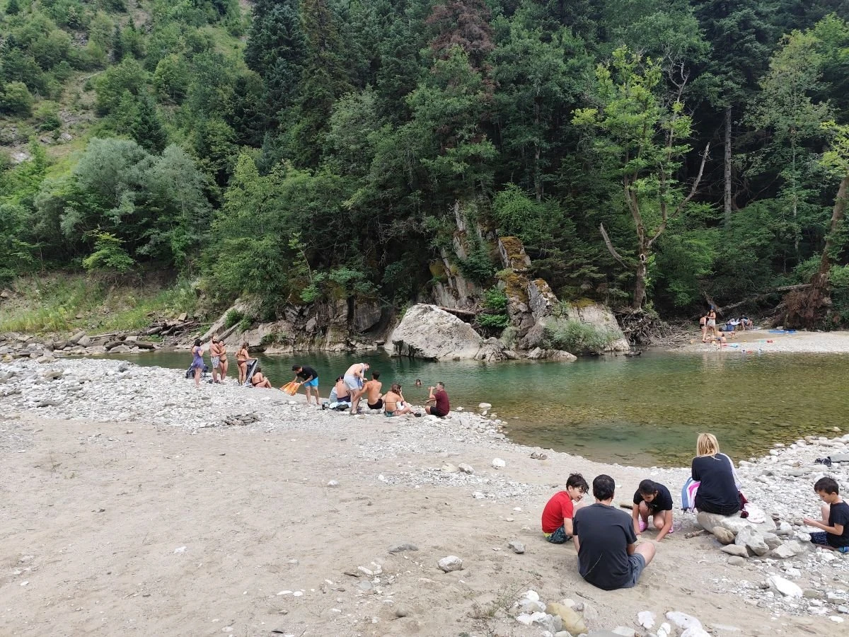 aspropotamos-potami-dimos-meteoron-meteora-paralia-kalokairi.jpg?v=0