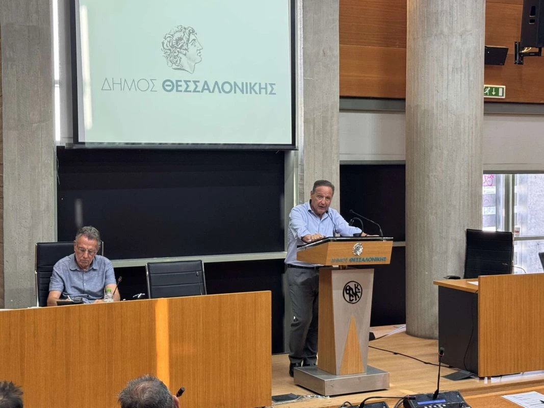 dimotiko-symvoulio-goneis-aggeloudis-ioulios-2025-0421.jpg?v=0